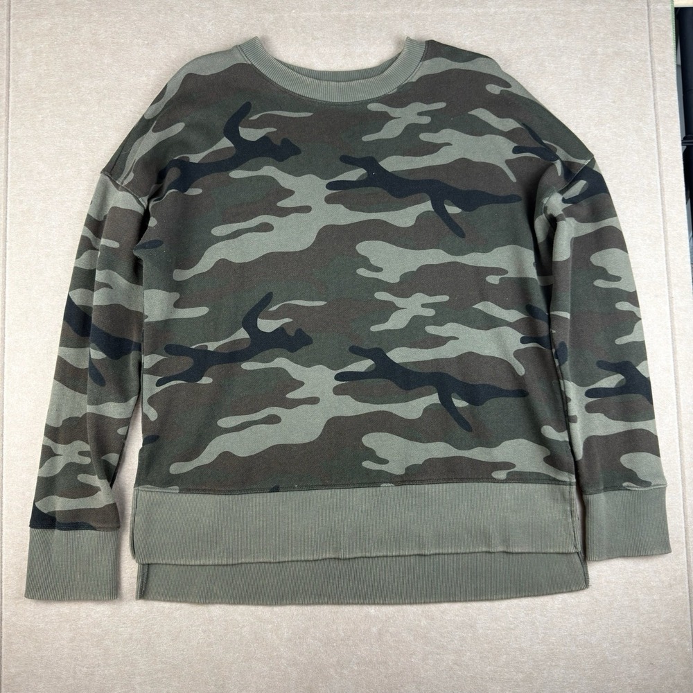 Time and Tru Women's Crewneck‎ Sweatshirt Green Camo Relaxed Medium (8-10)